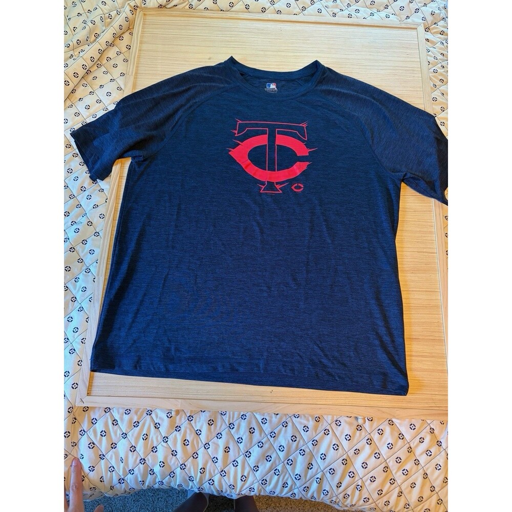 Minnesota Twins‎ MLB Men's Large Navy Blue Athletic Performance T-Shirt Red Logo - Picture 2 of 4